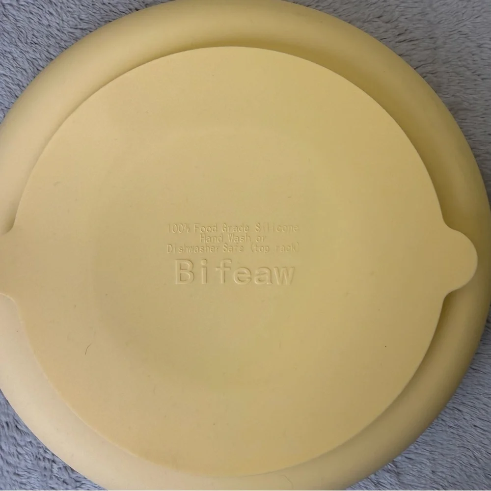 NWOT Bifeaw 100% Food Grade Silicone Dog Slow Feeder